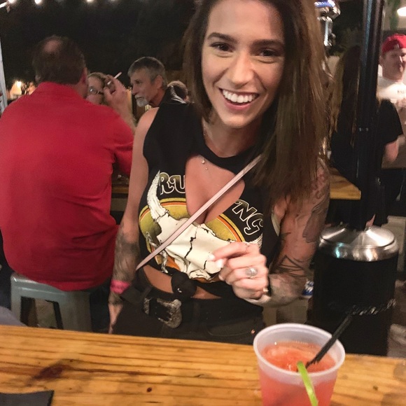 Meet your Posher, Alyson - Picture 2 of 3